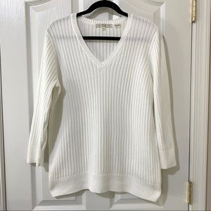 Pria Woman White V-Neck Pullover Sweater